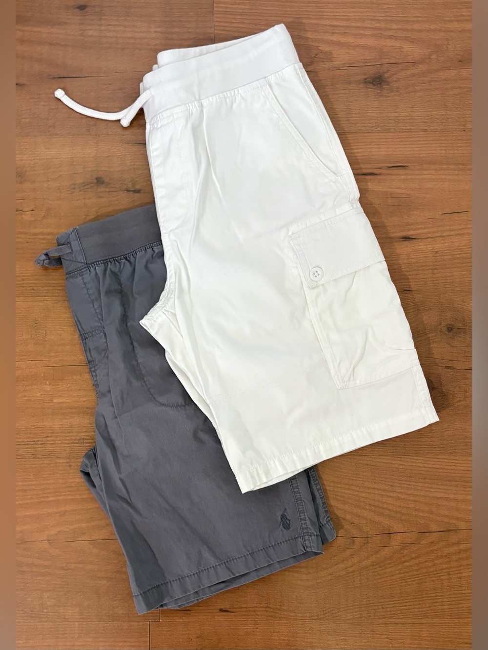 Polo Ralph Lauren Shorts
Bundle (pair) Boys
Size: L(14-16) * Color: White/Gray
